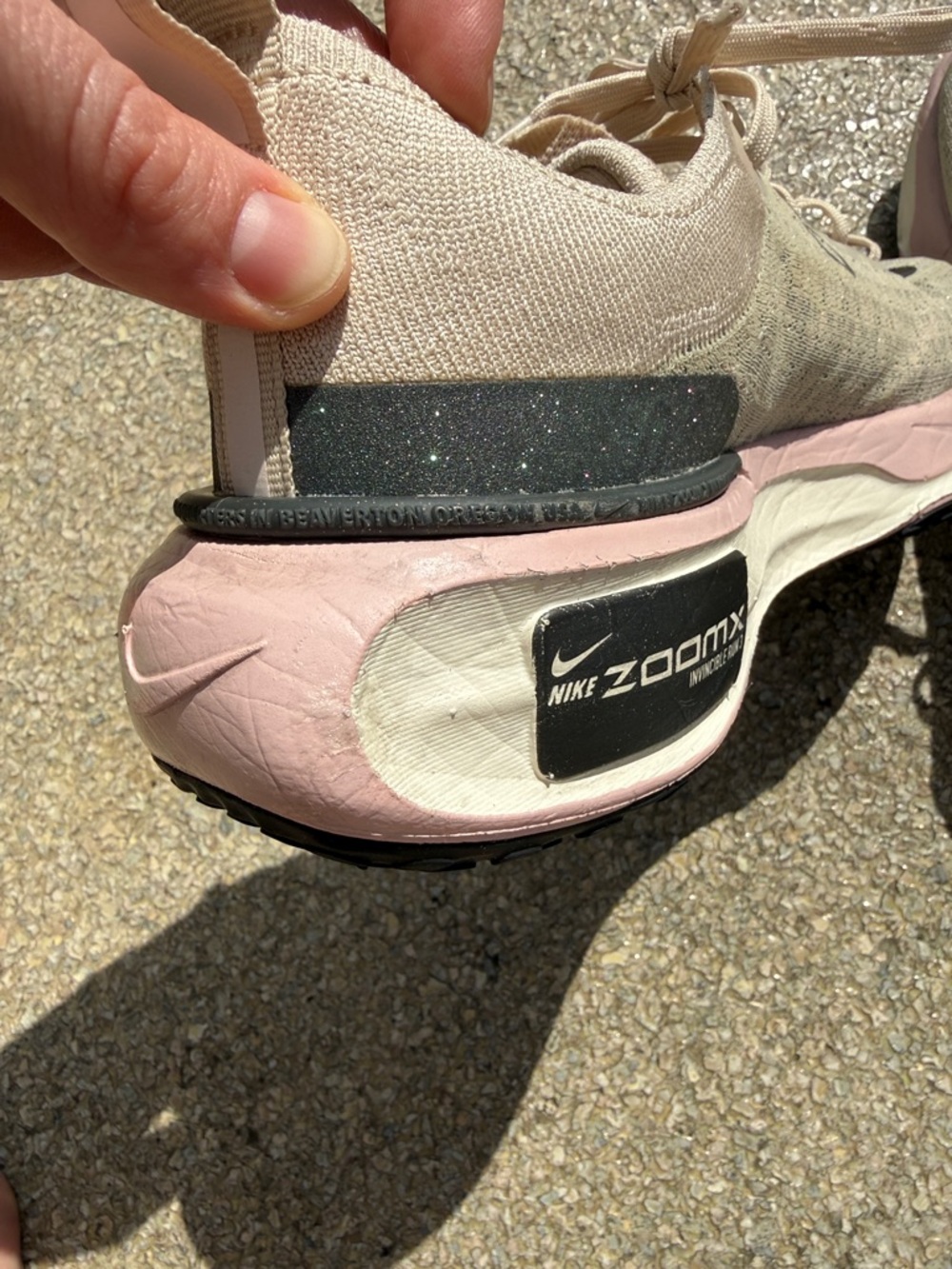 Nike Women's invincible run 3 Running Shoes in Beige with Pink and Black Swoosh - Picture 5 of 7